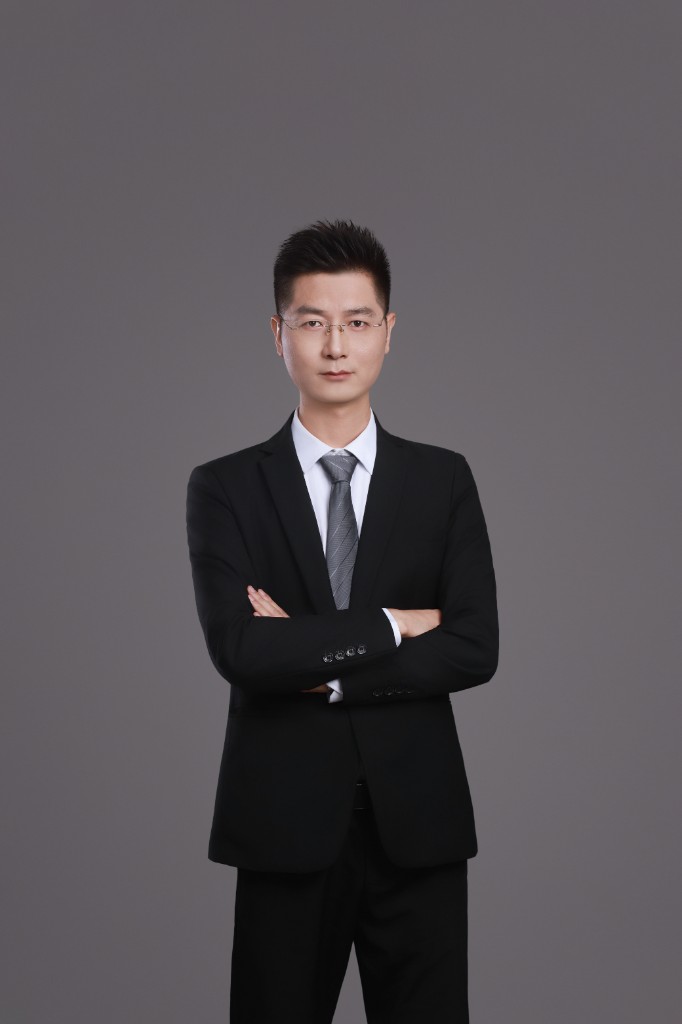 陈克男 · COO